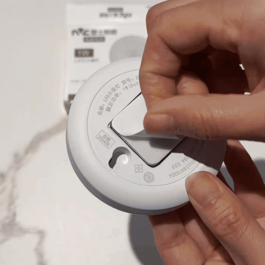 Luz LED Inteligente com Sensor de Movimento - Ativação Automática